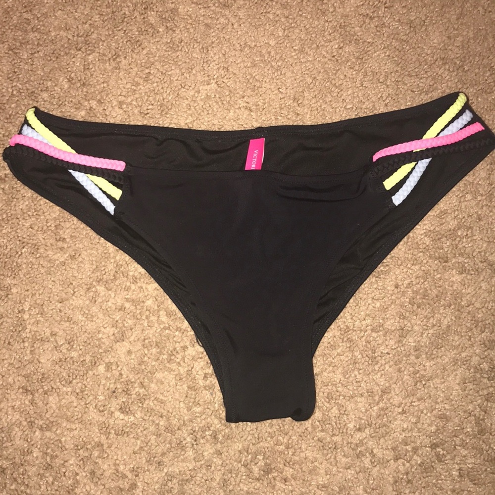 Black bikini bottoms